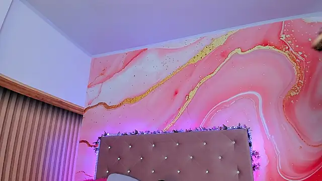 Snapshot of Daisy__rose chatting on 02/18/25, 11:00 Daisy rose online show from 02/18/25, 11:00