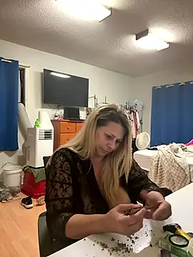 Snapshot of Hotslut187 chatting on 01/18/26, 03:10 Hotslut187 online show from 01/18/26, 03:10