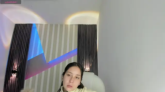 Snapshot of emily_layton chatting on 01/25/25, 03:30 emily layton online show from 01/25/25, 03:30