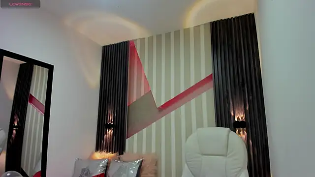 Snapshot of emily_layton chatting on 02/27/25, 02:32 emily layton online show from 02/27/25, 02:32
