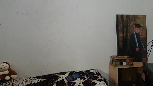 Snapshot of emmily_lee chatting on 12/09/24, 02:34 emmily lee online show from 12/09/24, 02:34