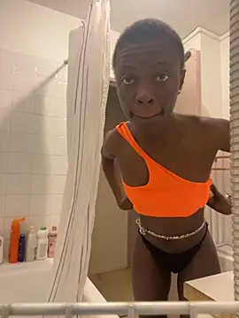 Snapshot of pupine35 chatting on 11/21/25, 12:59 pupine35 online show from 11/21/25, 12:59