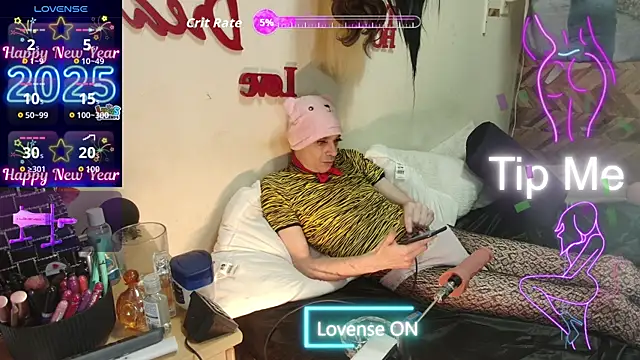 Snapshot of Doggyray44 chatting on 11/30/25, 04:00 Doggyray44 online show from 11/30/25, 04:00