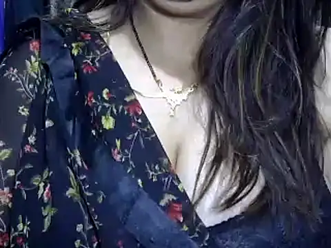 Snapshot of bhabhi_jaan11 chatting on 12/26/24, 01:10 bhabhi jaan11 online show from 12/26/24, 01:10