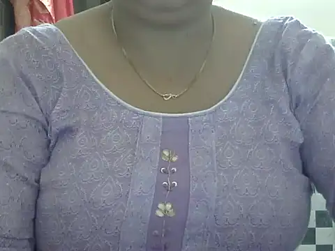 Snapshot of bhabhi_jaan11 chatting on 09/12/25, 12:00 bhabhi jaan11 online show from 09/12/25, 12:00