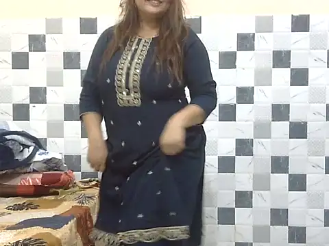 Snapshot of bhabhi_jaan11 chatting on 10/19/25, 04:07 bhabhi jaan11 online show from 10/19/25, 04:07