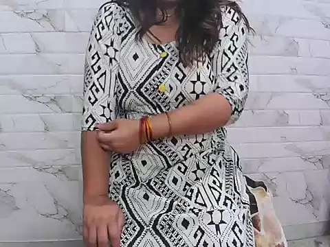 Snapshot of bhabhi_jaan11 chatting on 04/25/26, 04:37 bhabhi jaan11 online show from 04/25/26, 04:37