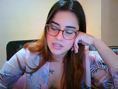 maliamiller online show from 12/04/25, 05:06