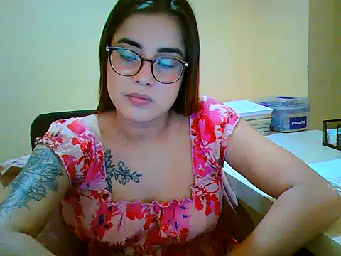 maliamiller online show from 12/05/25, 03:59