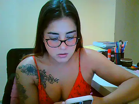 maliamiller online show from 03/10/26, 01:43