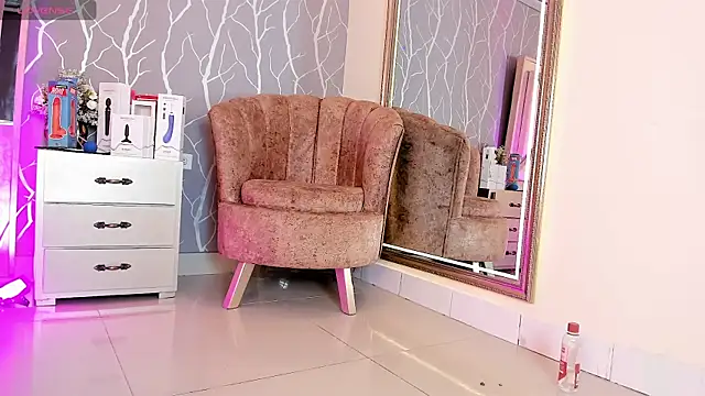 Snapshot of vanessa_guzman2 chatting on 02/22/25, 04:40 vanessa guzman2 online show from 02/22/25, 04:40