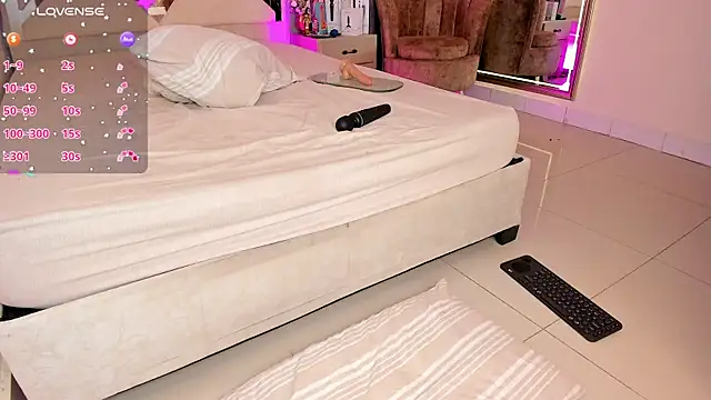 Snapshot of vanessa_guzman2 chatting on 03/01/25, 04:33 vanessa guzman2 online show from 03/01/25, 04:33