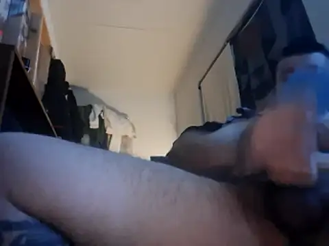 Snapshot of KeptupHack chatting on 10/24/25, 01:29 KeptupHack online show from 10/24/25, 01:29