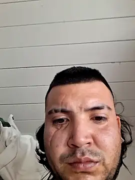 Snapshot of KeptupHack chatting on 10/26/25, 06:25 KeptupHack online show from 10/26/25, 06:25