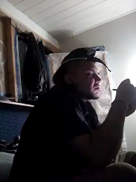 Snapshot of KeptupHack chatting on 11/20/25, 12:44 KeptupHack online show from 11/20/25, 12:44