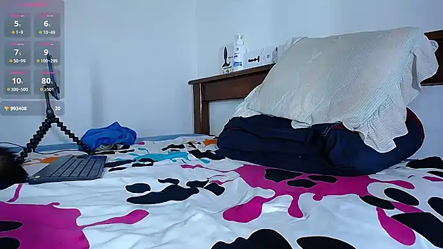 diamond black00 online show from 04/04/26, 09:56