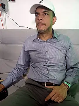 latinmartin73 online show from 02/12/25, 01:09