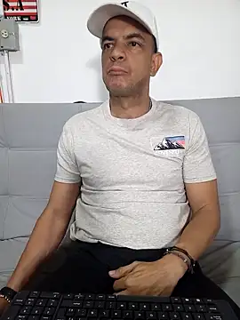 latinmartin73 online show from 02/22/25, 04:29