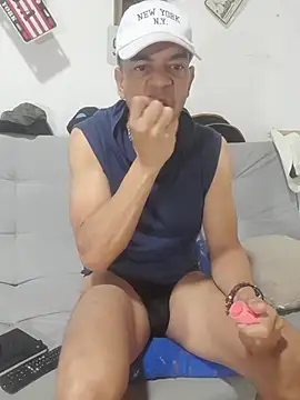 latinmartin73 online show from 11/16/25, 01:06