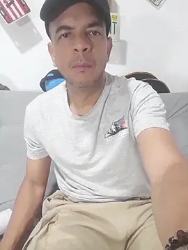 latinmartin73 online show from 11/17/25, 02:39