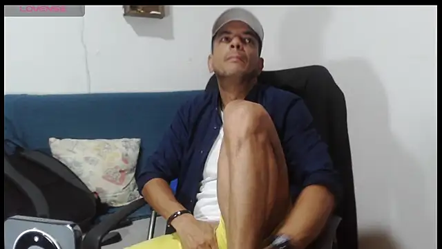 Snapshot of latinmartin73 chatting on 05/11/26, 11:46 latinmartin73 online show from 05/11/26, 11:46