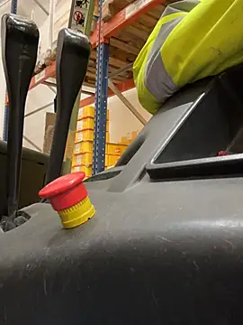 jovenestraviesos online show from 02/05/26, 02:54