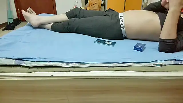 huzi518 online show from 10/23/25, 02:16