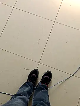 huzi518 online show from 10/24/25, 02:19