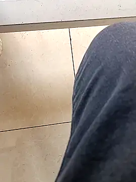 huzi518 online show from 11/20/25, 01:39