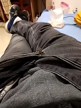 huzi518 online show from 02/04/26, 11:38