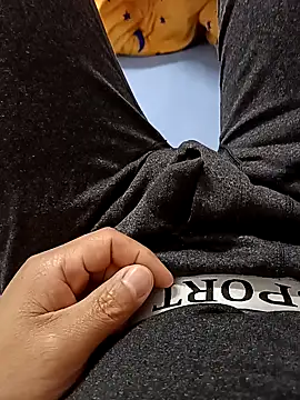 huzi518 online show from 04/01/26, 03:31