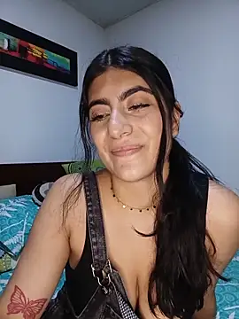 Snapshot of miakhalifaaa_ chatting on 06/17/26, 12:35 miakhalifaaa online show from 06/17/26, 12:35