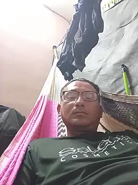 Snapshot of Andresguz35 chatting on 10/16/25, 06:25 Andresguz35 online show from 10/16/25, 06:25