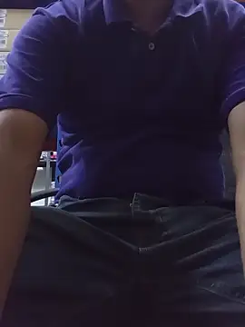 Snapshot of Andresguz35 chatting on 10/23/25, 04:50 Andresguz35 online show from 10/23/25, 04:50