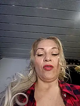 Fenix 528 online show from 11/01/25, 03:19