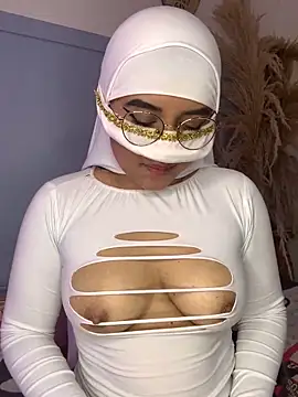 Maisa issa online show from 01/16/25, 04:28