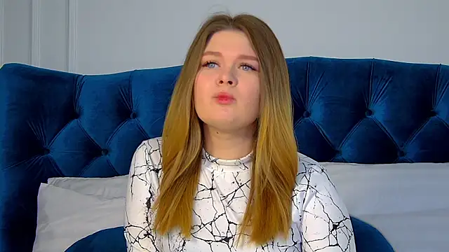 CrystalLyons online show from 01/21/25, 06:22