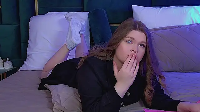 CrystalLyons online show from 03/22/26, 06:28