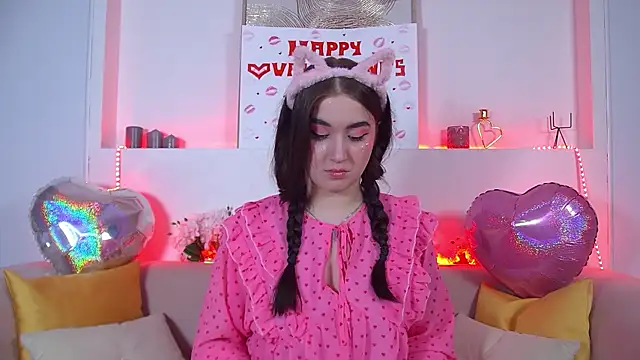 ChristinaMilton online show from 02/14/25, 09:32