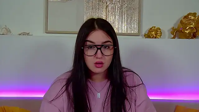 ChristinaMilton online show from 11/07/25, 06:19