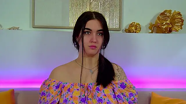 ChristinaMilton online show from 11/13/25, 06:40