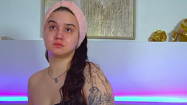 ChristinaMilton online show from 03/07/26, 06:21