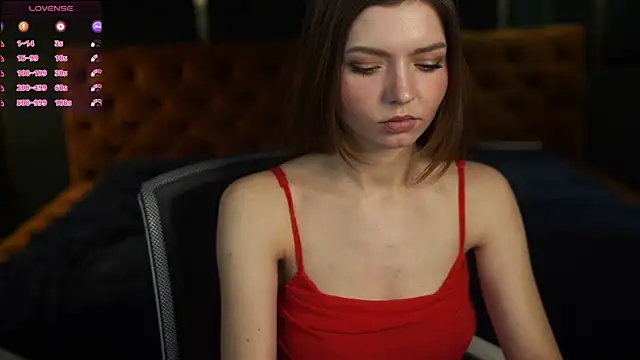 Snapshot of Michelle_054 chatting on 12/13/24, 12:28 Michelle 054 online show from 12/13/24, 12:28