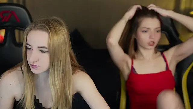 Snapshot of Michelle_054 chatting on 02/01/25, 11:43 Michelle 054 online show from 02/01/25, 11:43