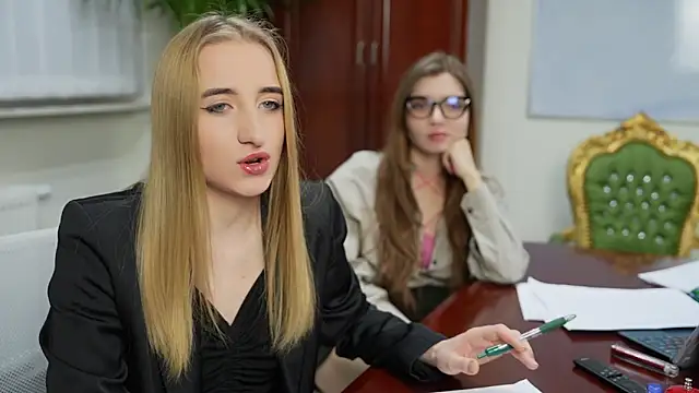 Snapshot of Michelle_054 chatting on 02/08/25, 07:59 Michelle 054 online show from 02/08/25, 07:59