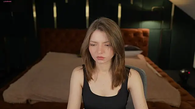 Snapshot of Michelle_054 chatting on 11/02/25, 12:02 Michelle 054 online show from 11/02/25, 12:02