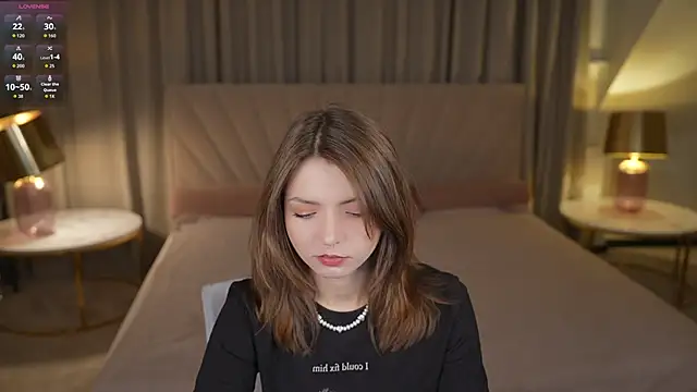 Snapshot of Michelle_054 chatting on 11/27/25, 04:47 Michelle 054 online show from 11/27/25, 04:47