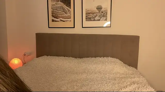 aryamirelle online show from 11/12/25, 09:58