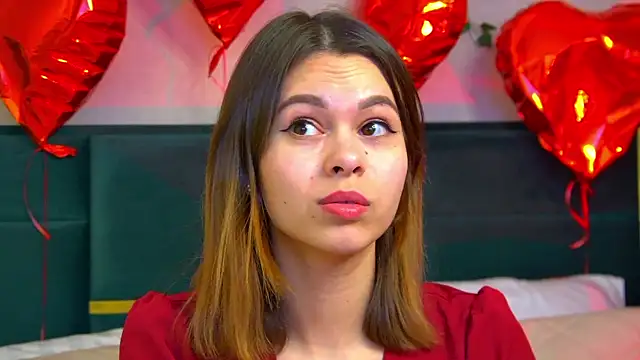 Snapshot of PollyLanders chatting on 02/15/25, 02:04 PollyLanders online show from 02/15/25, 02:04