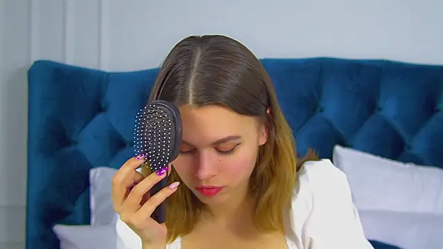 Snapshot of PollyLanders chatting on 03/23/25, 04:27 PollyLanders online show from 03/23/25, 04:27